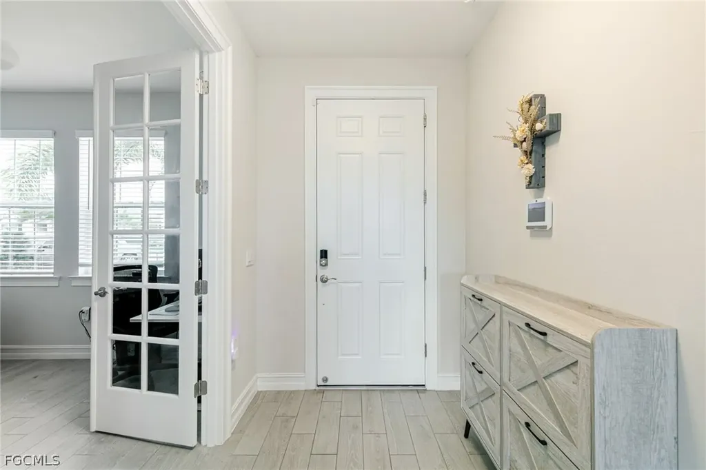 202 Spring Hill Lake Loop Cape Coral FL 33993