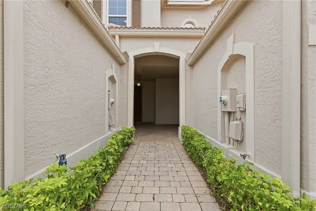 4074 Cherrybrook Loop Fort Myers FL 33966