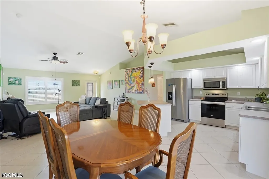 325 NW 9th Street Cape Coral FL 33993