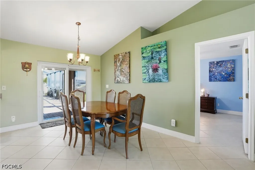 325 NW 9th Street Cape Coral FL 33993
