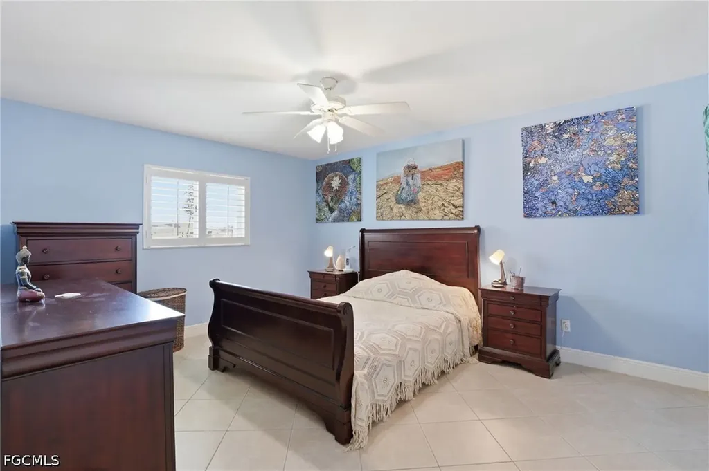 325 NW 9th Street Cape Coral FL 33993