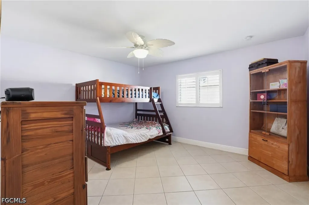 325 NW 9th Street Cape Coral FL 33993