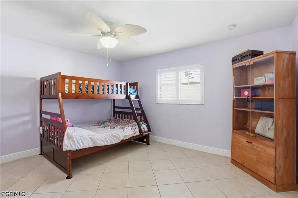 325 NW 9th Street Cape Coral FL 33993