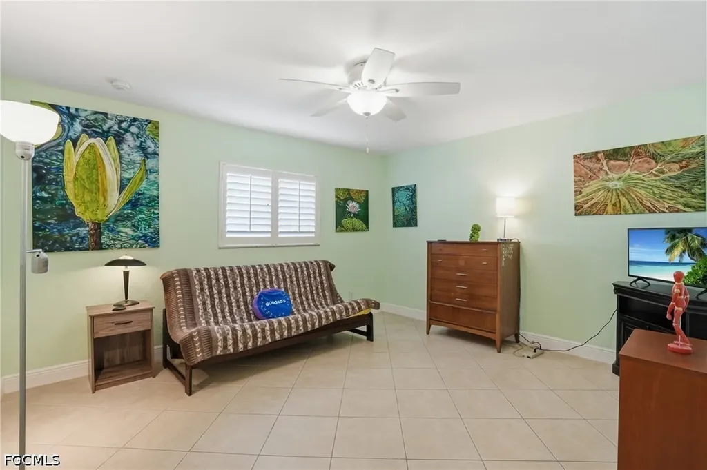 325 NW 9th Street Cape Coral FL 33993