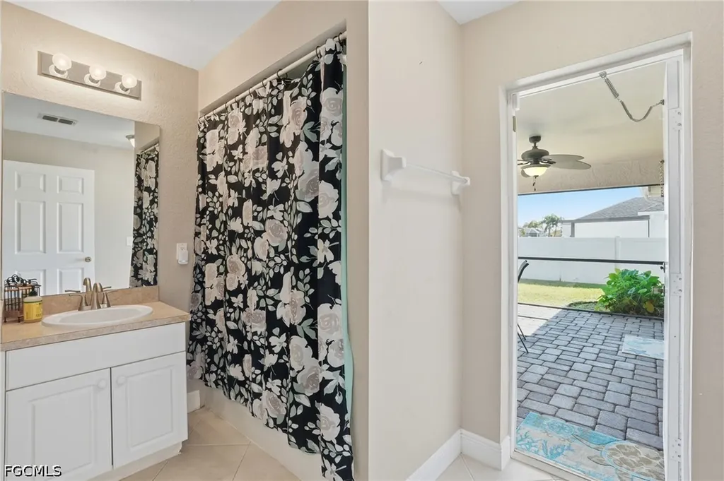 325 NW 9th Street Cape Coral FL 33993