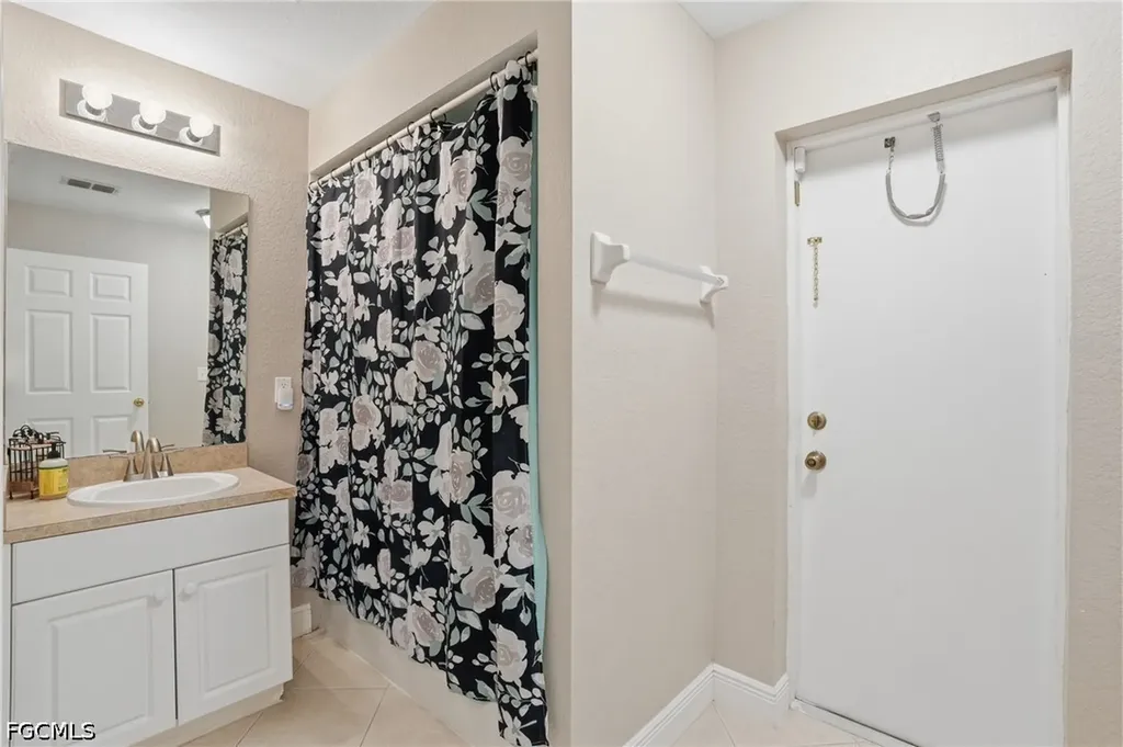 325 NW 9th Street Cape Coral FL 33993