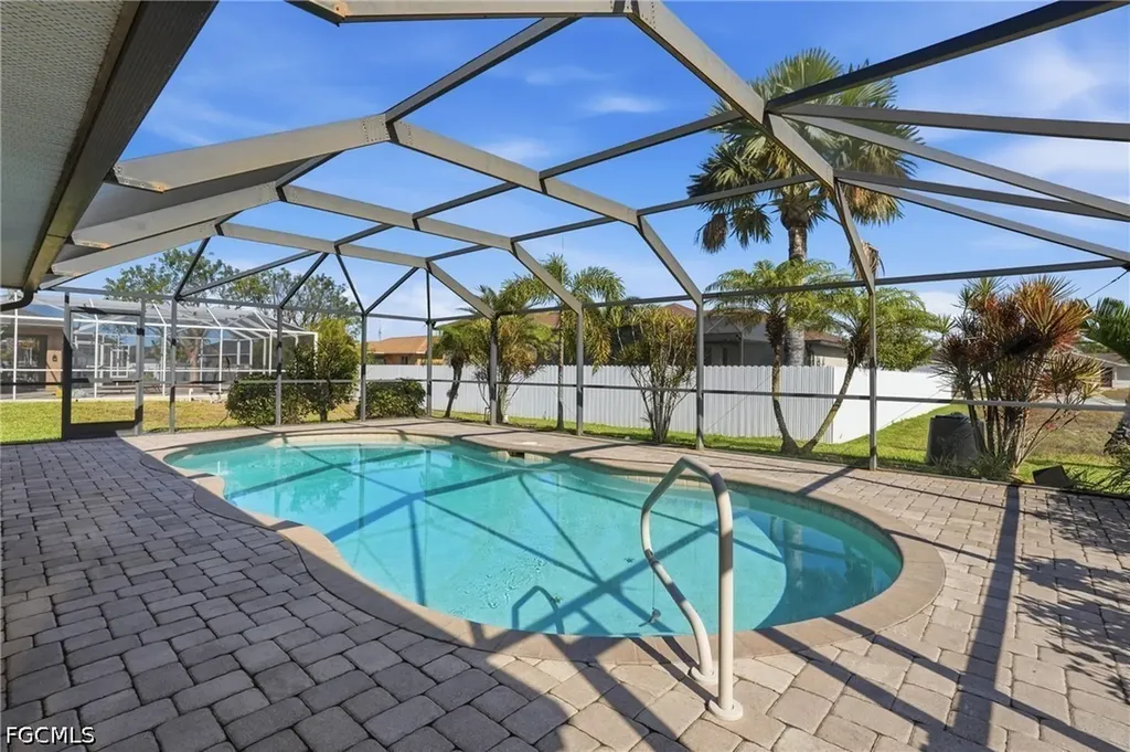 325 NW 9th Street Cape Coral FL 33993