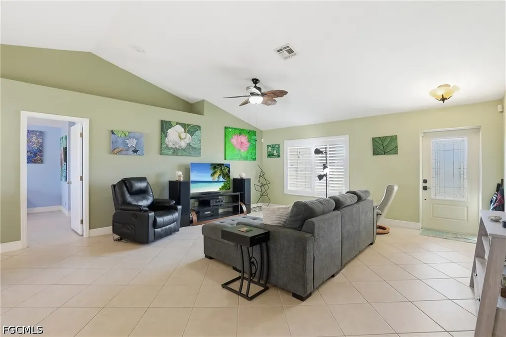 325 NW 9th Street Cape Coral FL 33993