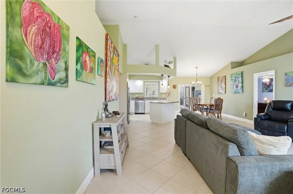 325 NW 9th Street Cape Coral FL 33993