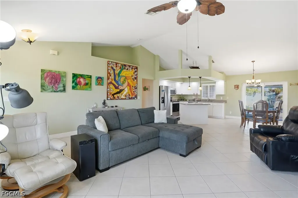325 NW 9th Street Cape Coral FL 33993