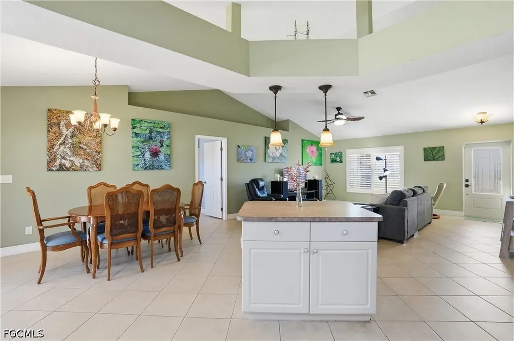 325 NW 9th Street Cape Coral FL 33993