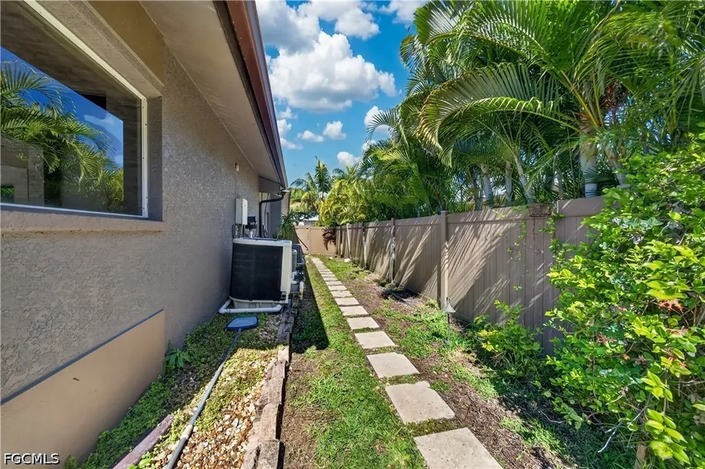 4425 Orchid Boulevard Cape Coral FL 33904