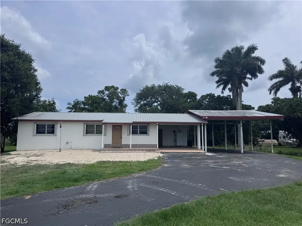 23 W Corkscrew Boulevard Clewiston FL 33440