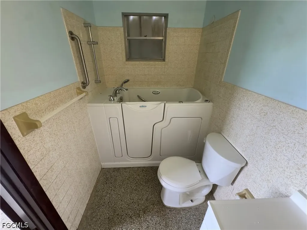 23 W Corkscrew Boulevard Clewiston FL 33440