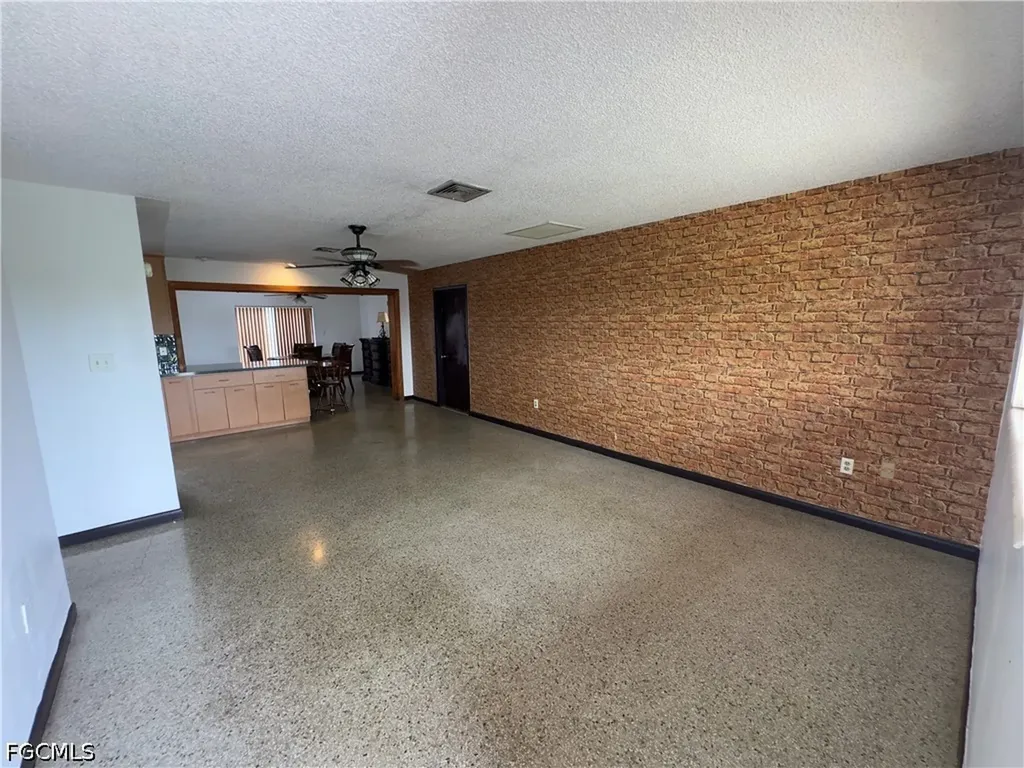 23 W Corkscrew Boulevard Clewiston FL 33440