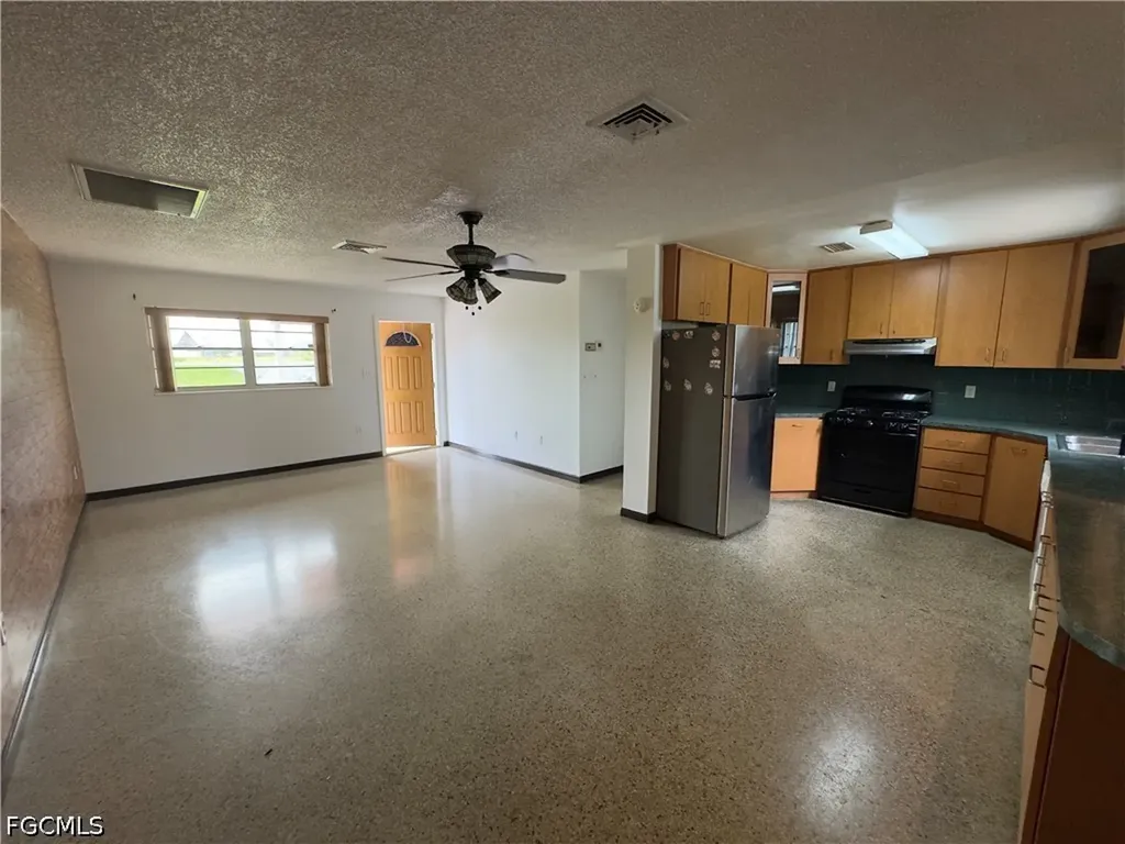 23 W Corkscrew Boulevard Clewiston FL 33440