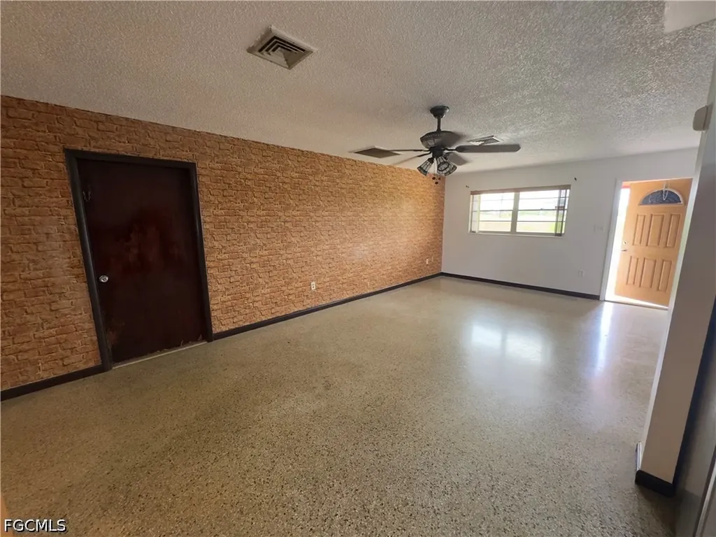 23 W Corkscrew Boulevard Clewiston FL 33440