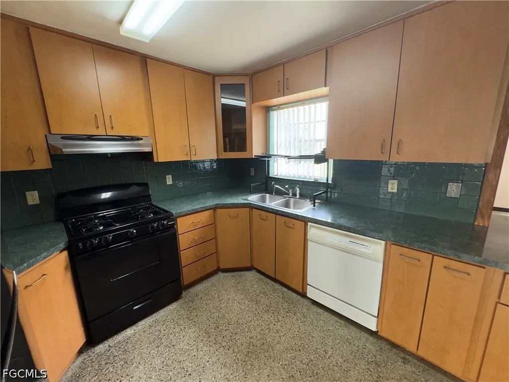 23 W Corkscrew Boulevard Clewiston FL 33440