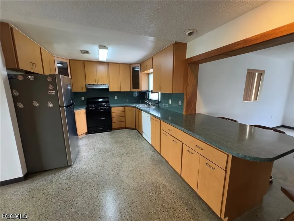 23 W Corkscrew Boulevard Clewiston FL 33440