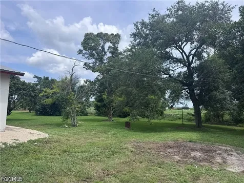 23 W Corkscrew Boulevard Clewiston FL 33440
