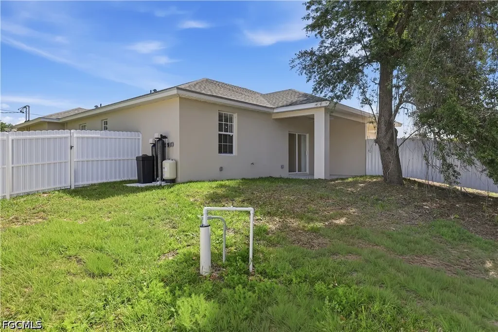4719 28th Street SW Lehigh Acres FL 33973