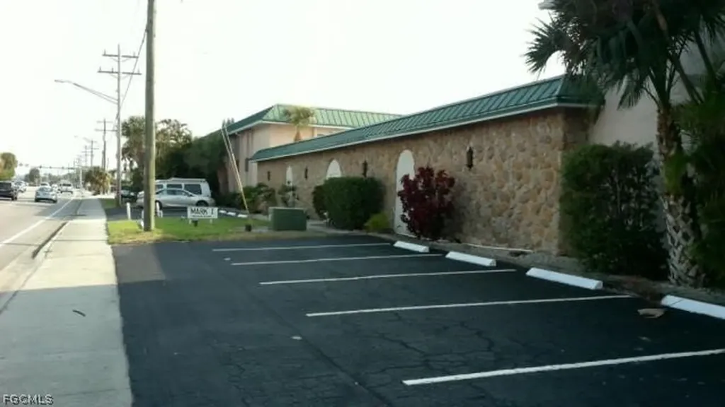 3905 Del Prado Boulevard S Cape Coral FL 33904