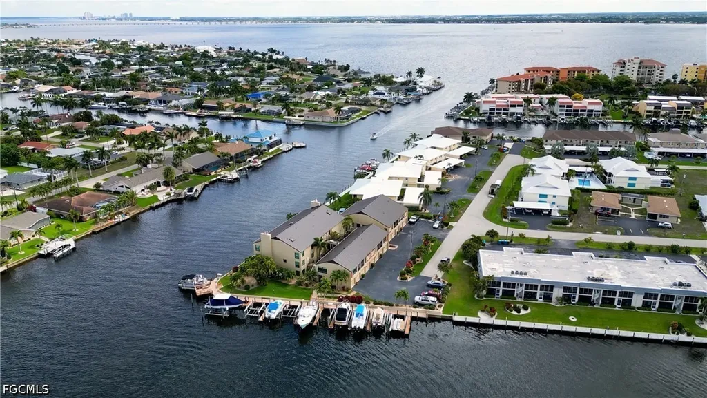 4016 SE 19th Avenue Cape Coral FL 33904