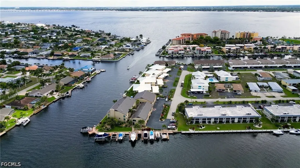 4016 SE 19th Avenue Cape Coral FL 33904