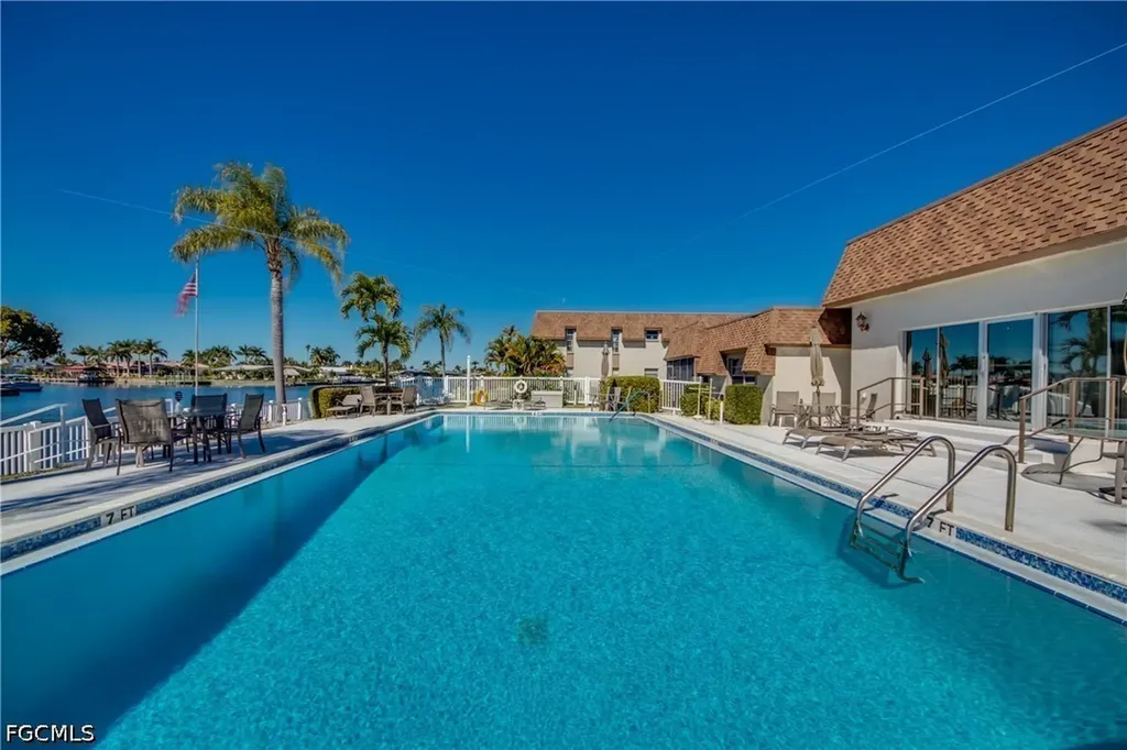 4016 SE 19th Avenue Cape Coral FL 33904