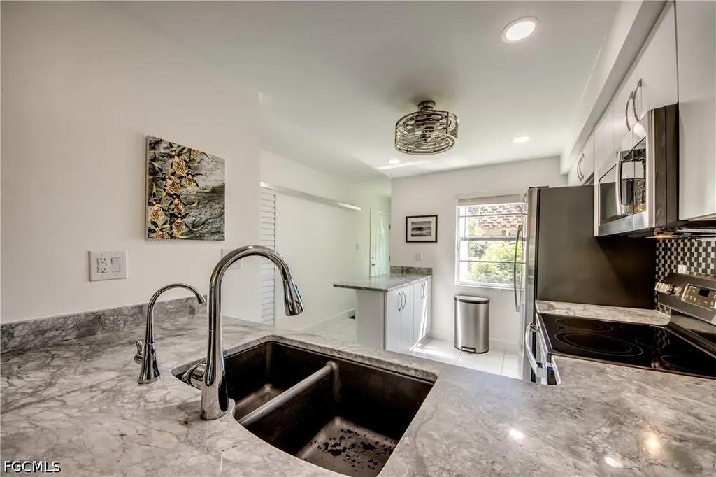 4016 SE 19th Avenue Cape Coral FL 33904