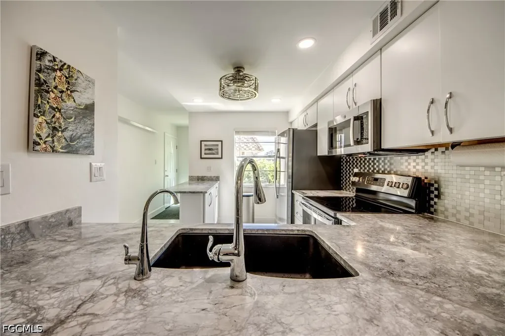 4016 SE 19th Avenue Cape Coral FL 33904
