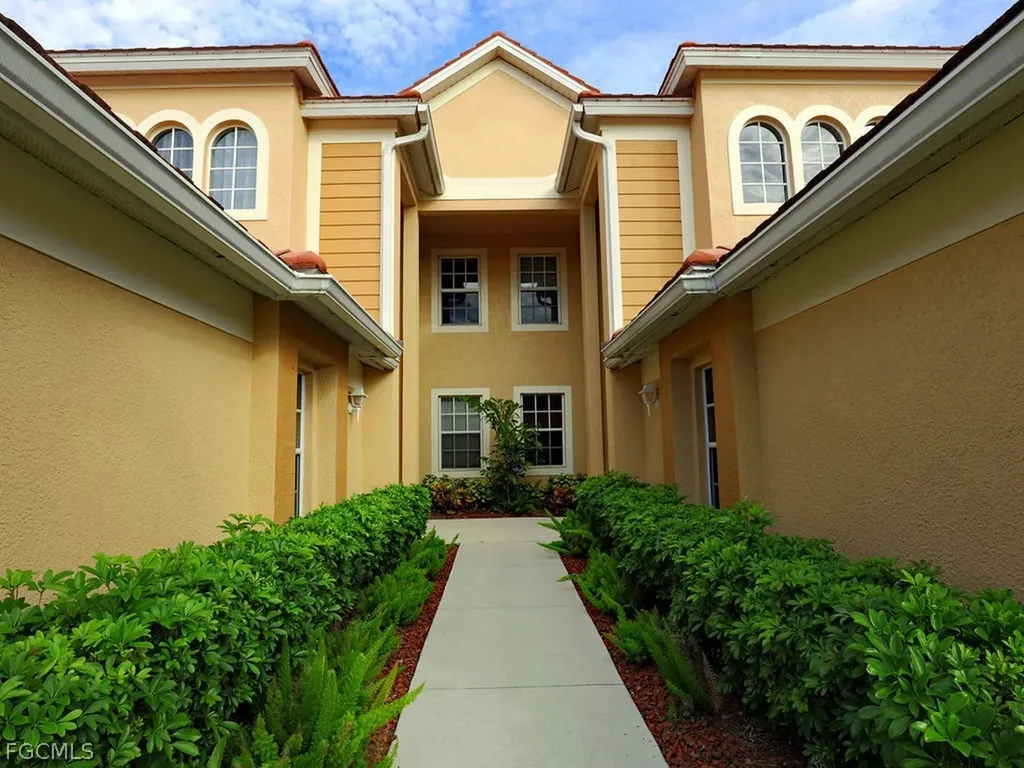 3171 Sea Trawler Bend North Fort Myers FL 33903
