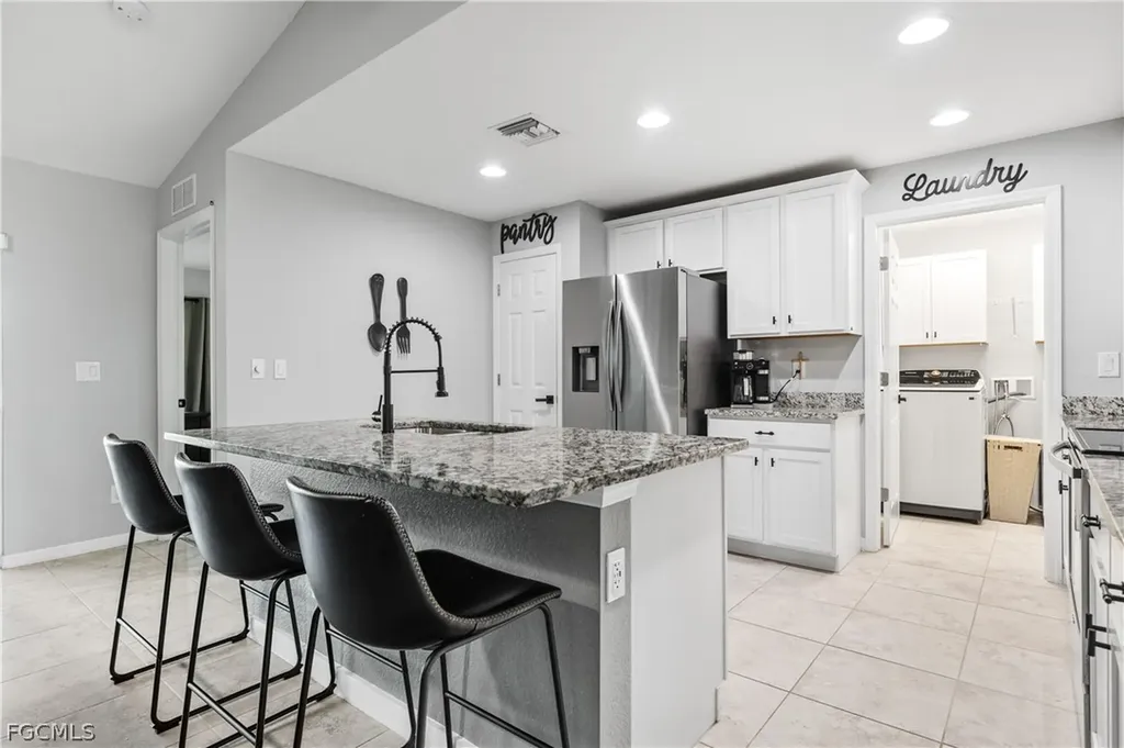 1007 SE 26th Terrace Cape Coral FL 33904