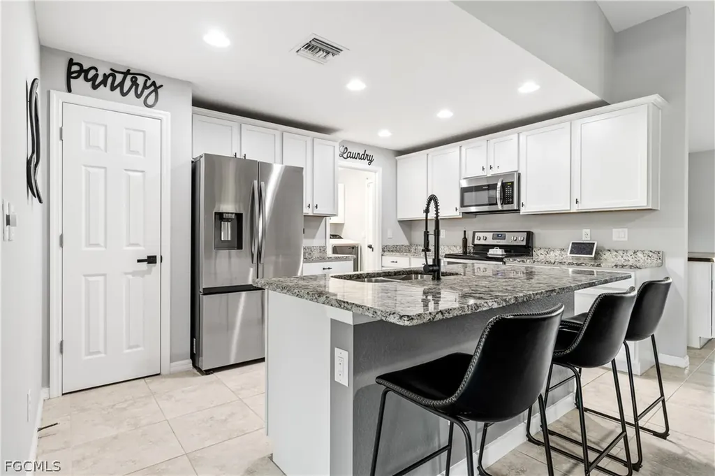 1007 SE 26th Terrace Cape Coral FL 33904