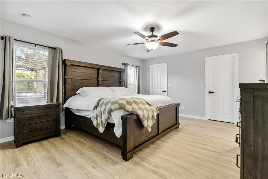 1007 SE 26th Terrace Cape Coral FL 33904