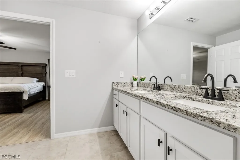 1007 SE 26th Terrace Cape Coral FL 33904