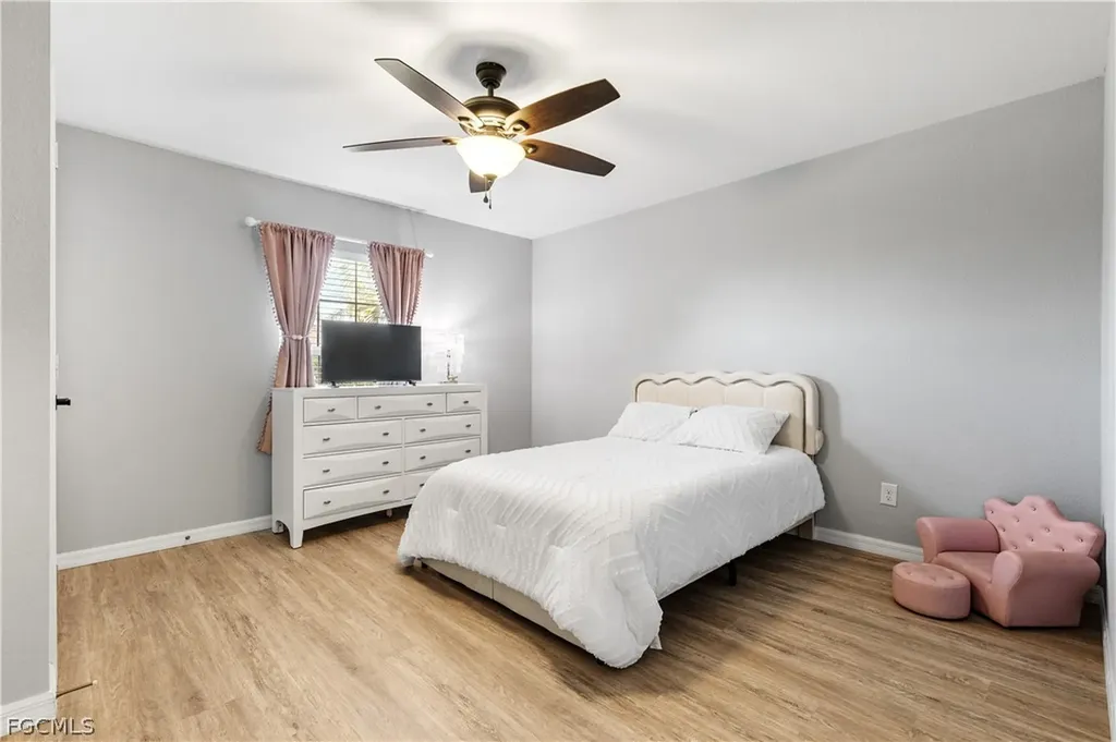 1007 SE 26th Terrace Cape Coral FL 33904