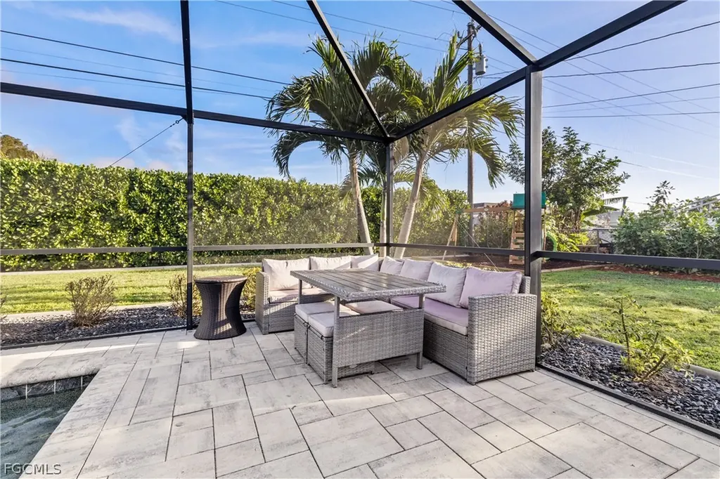 1007 SE 26th Terrace Cape Coral FL 33904