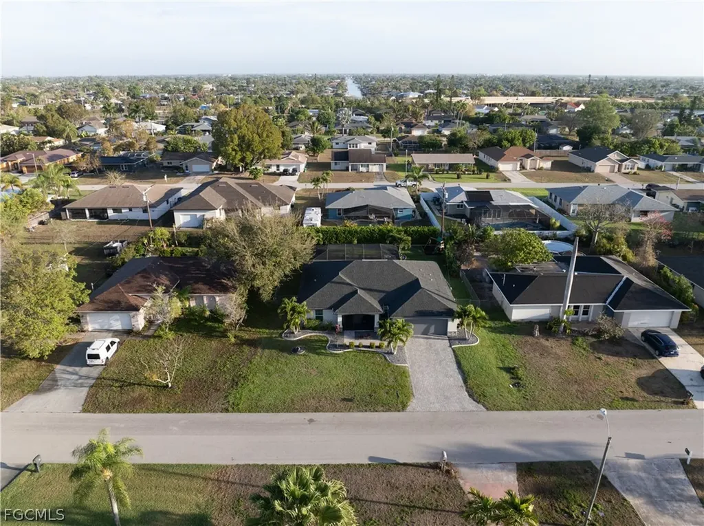 1007 SE 26th Terrace Cape Coral FL 33904