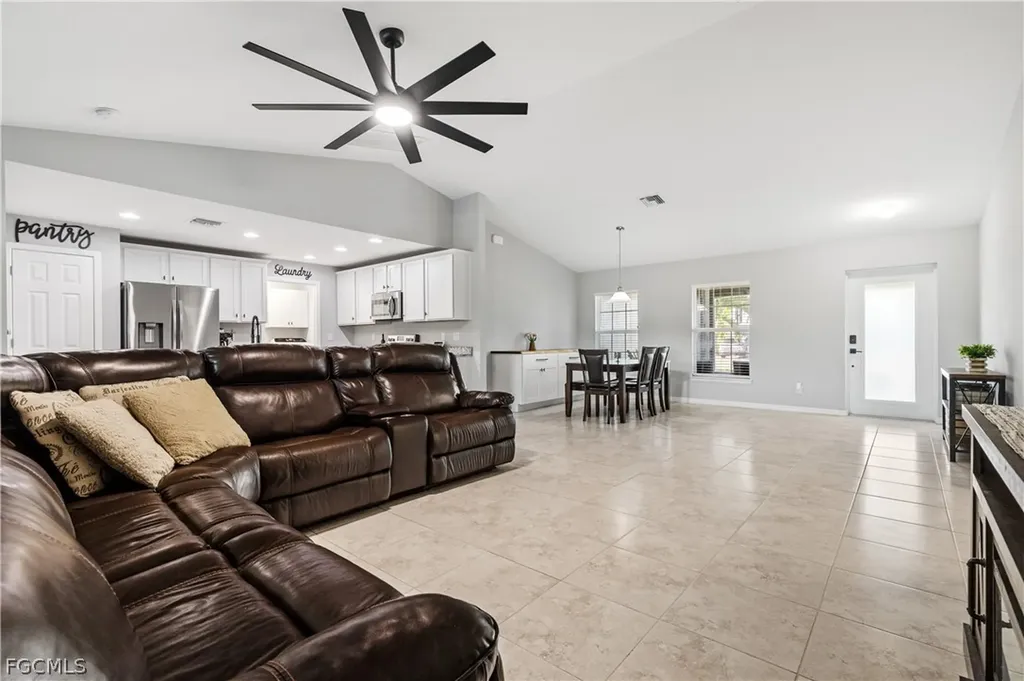 1007 SE 26th Terrace Cape Coral FL 33904