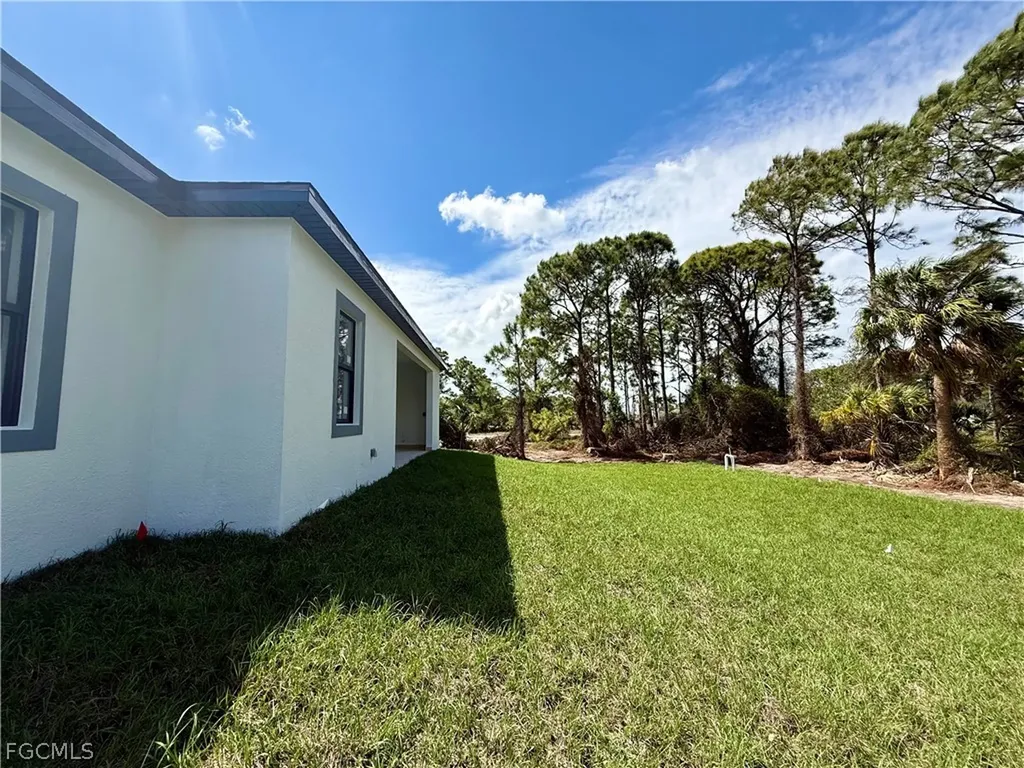 2910 19th Street SW Lehigh Acres FL 33976