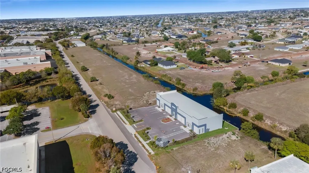 1913 NE 10th Terrace Cape Coral FL 33909