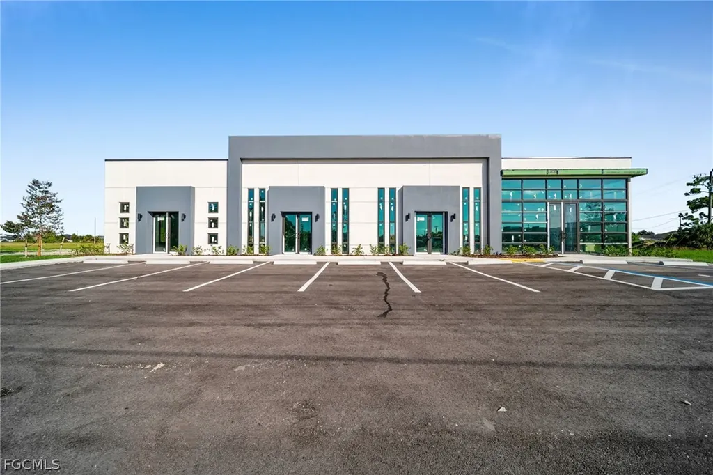 1043 Ceitus Terrace Cape Coral FL 33991