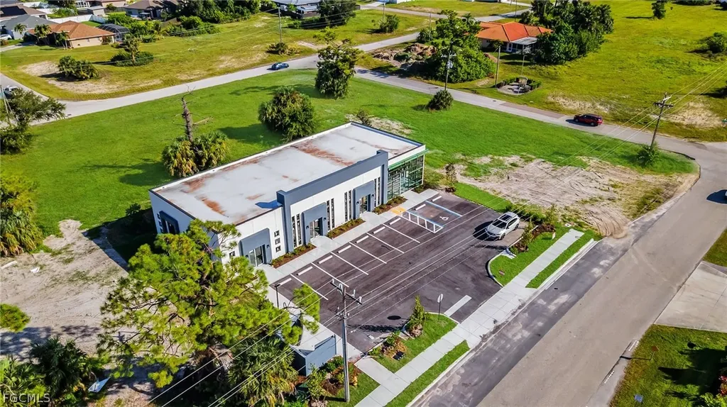 1043 Ceitus Terrace Cape Coral FL 33991
