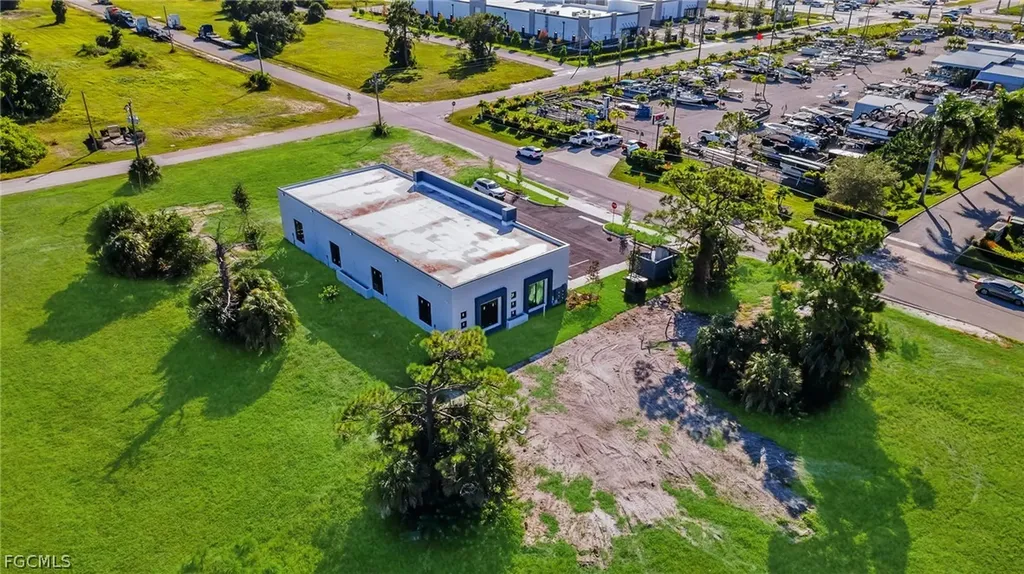 1043 Ceitus Terrace Cape Coral FL 33991