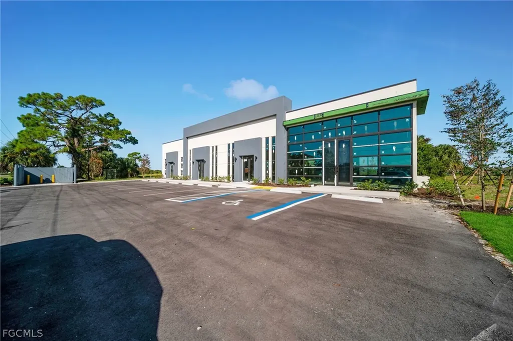 1043 Ceitus Terrace Cape Coral FL 33991