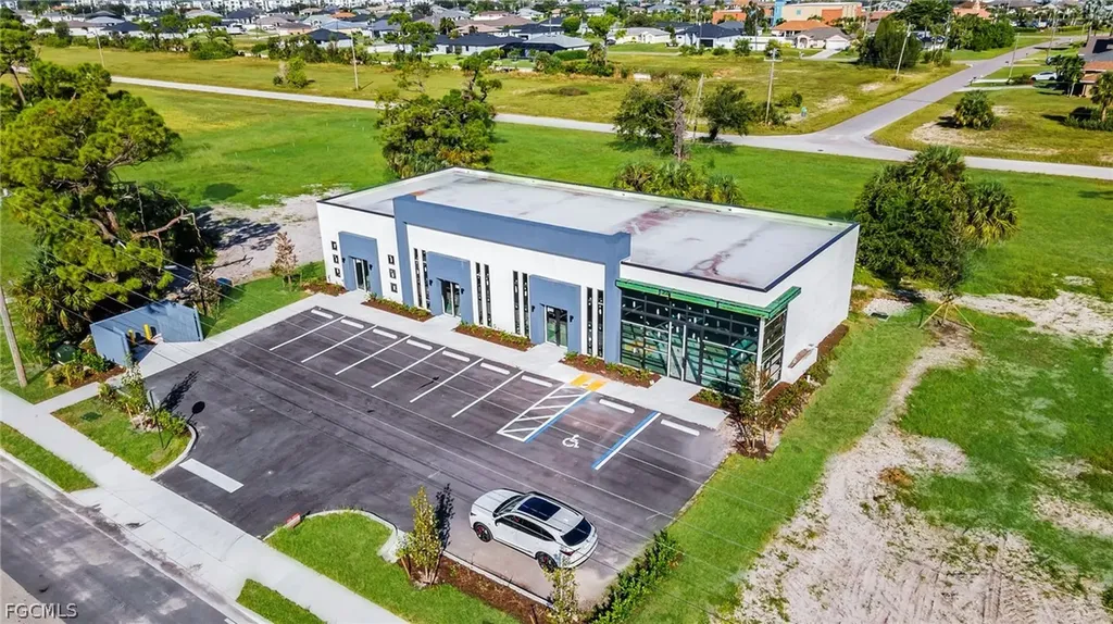 1043 Ceitus Terrace Cape Coral FL 33991