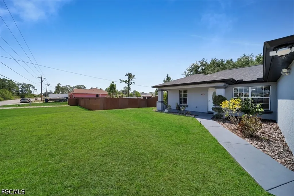 2701 8th Street SW Lehigh Acres FL 33976