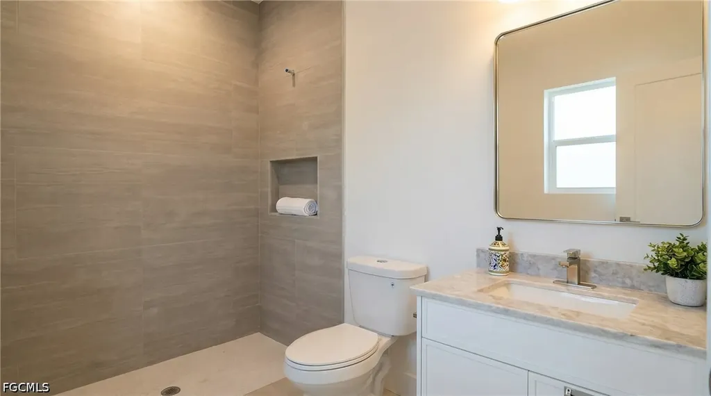 769 95th Avenue N Naples FL 34108