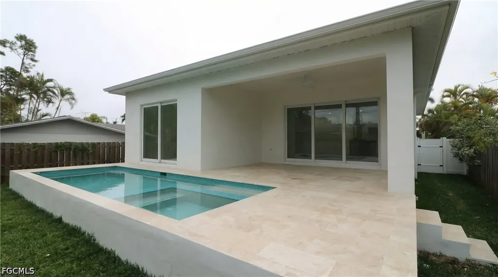 769 95th Avenue N Naples FL 34108